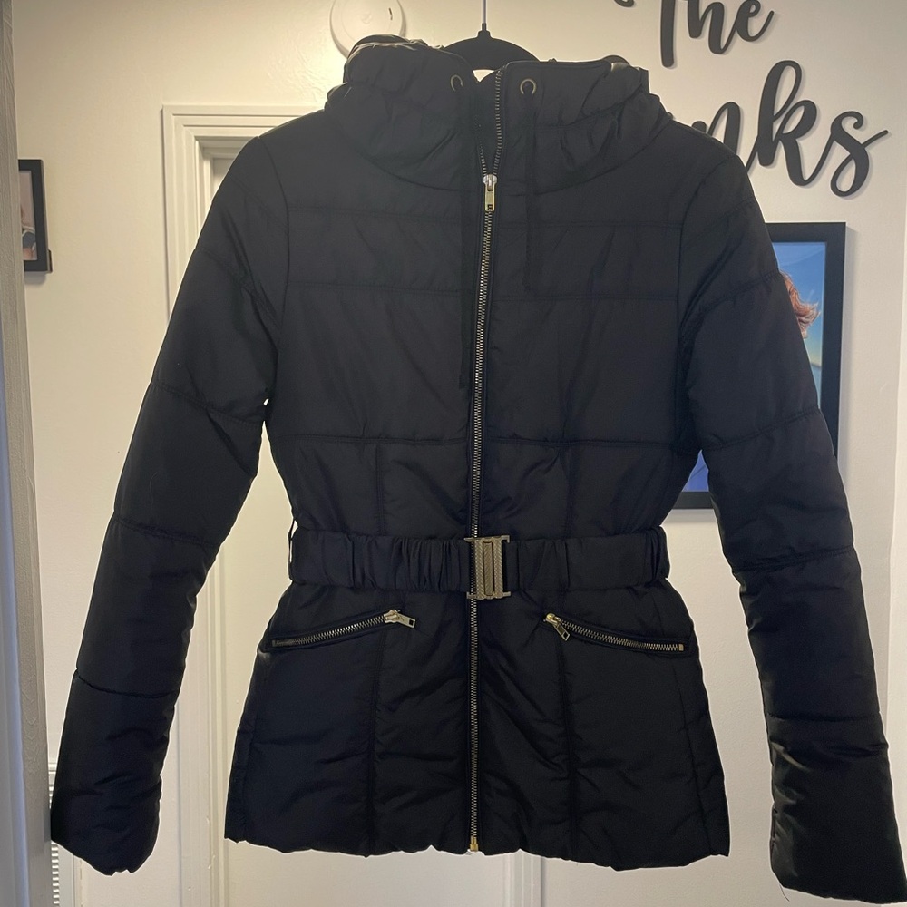 Black puffer jacket, with belt